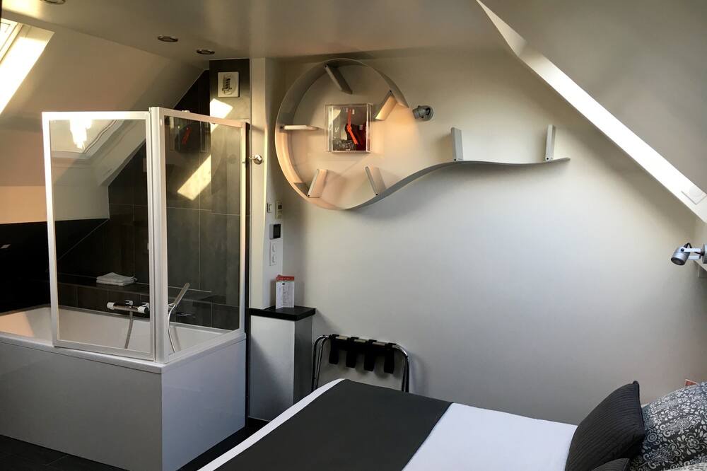 Photo of Bedroom in Arts-et-Metiers