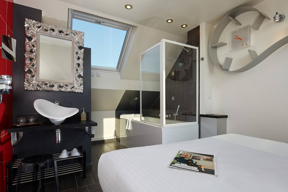Photo of Bedroom in Arts-et-Metiers