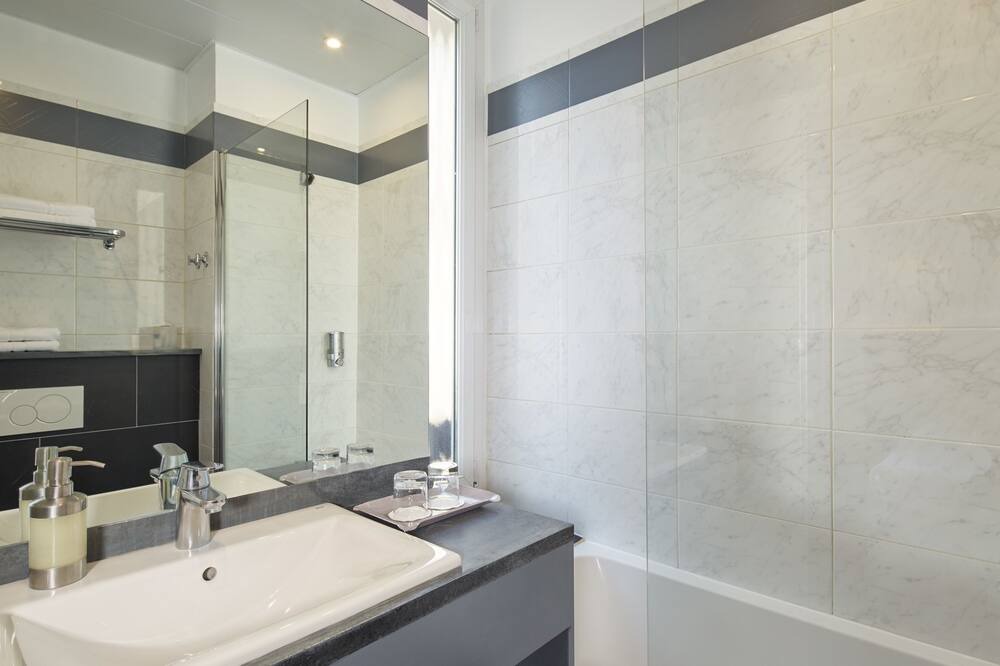 Photo of Bathroom in Arts-et-Metiers