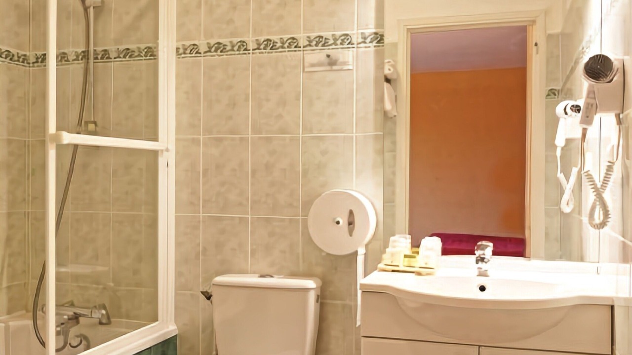 Photo of Bathroom in Couches