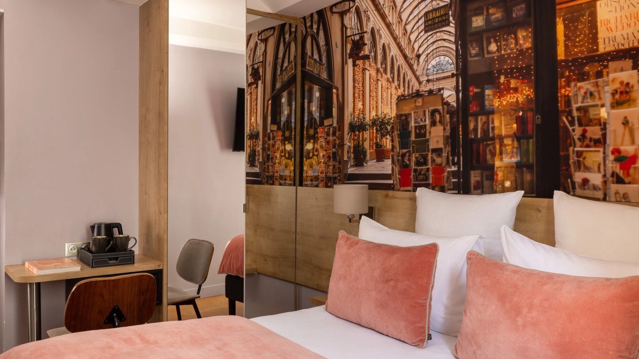 Photo of Bedroom in 10th Arrondissement