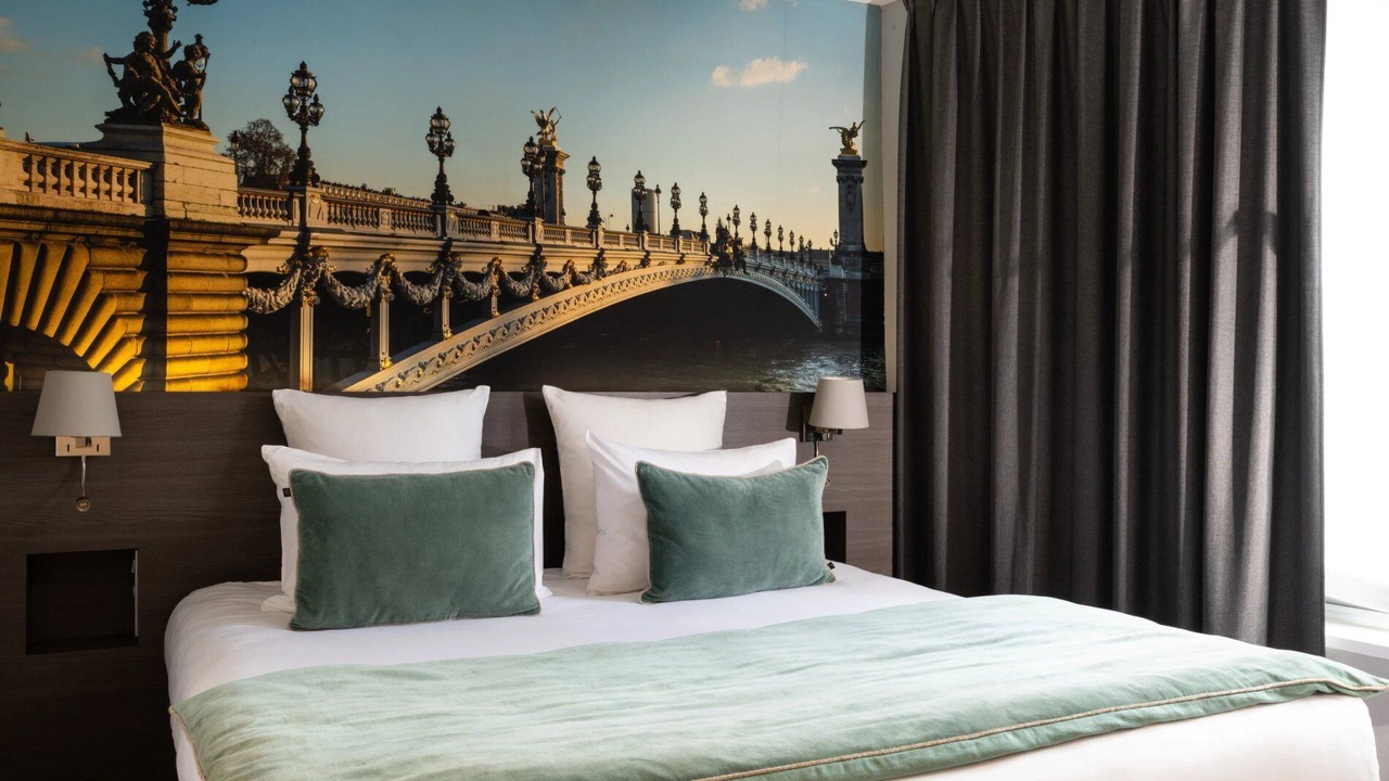 Photo of Bedroom in 10th Arrondissement
