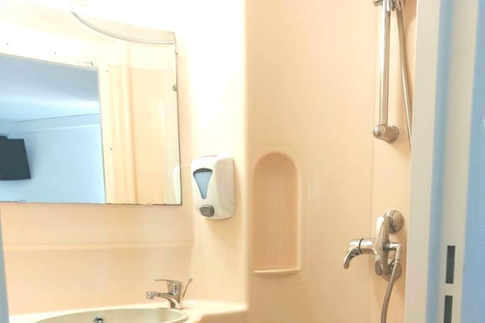 Photo of Bathroom in Perpignan