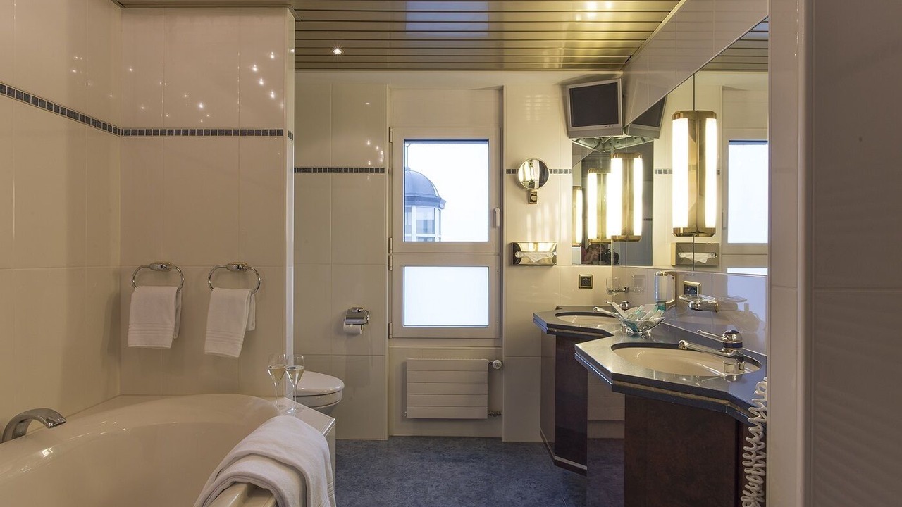 Photo of Bathroom in Horn