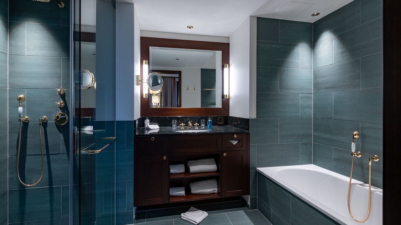 Photo of Bathroom in Horn