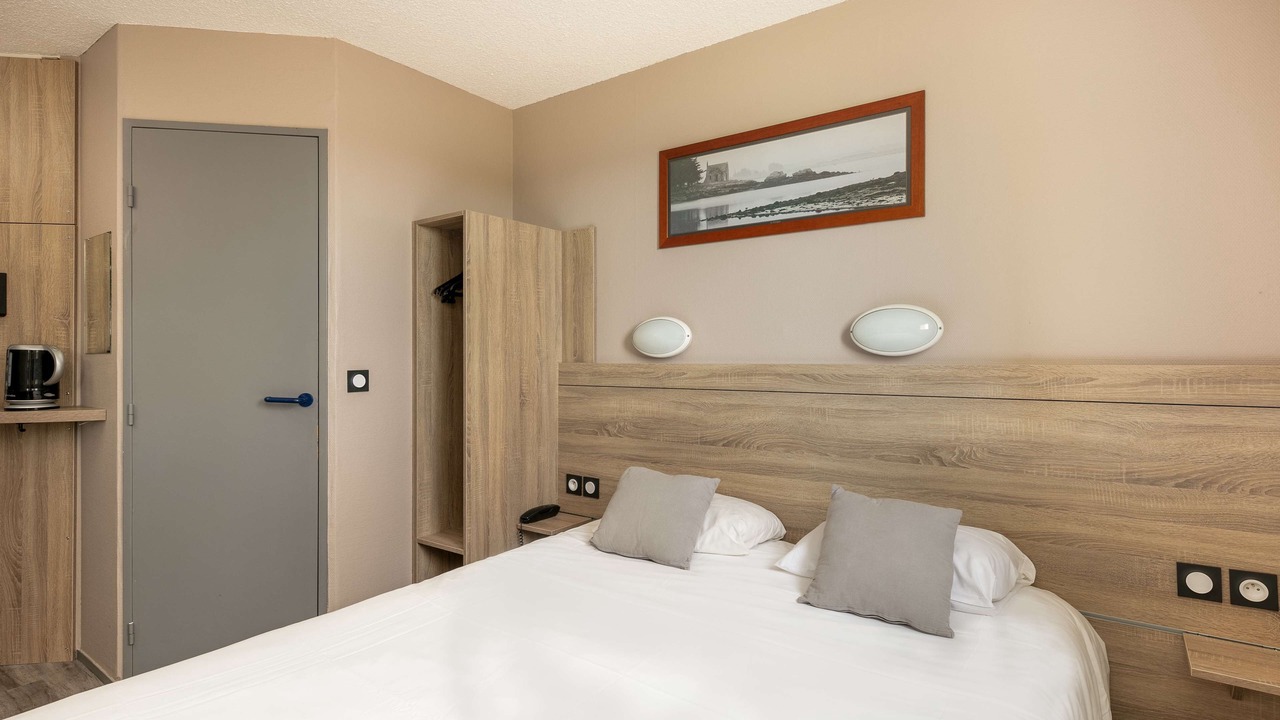 Photo of Bedroom in Plougastel-Daoulas