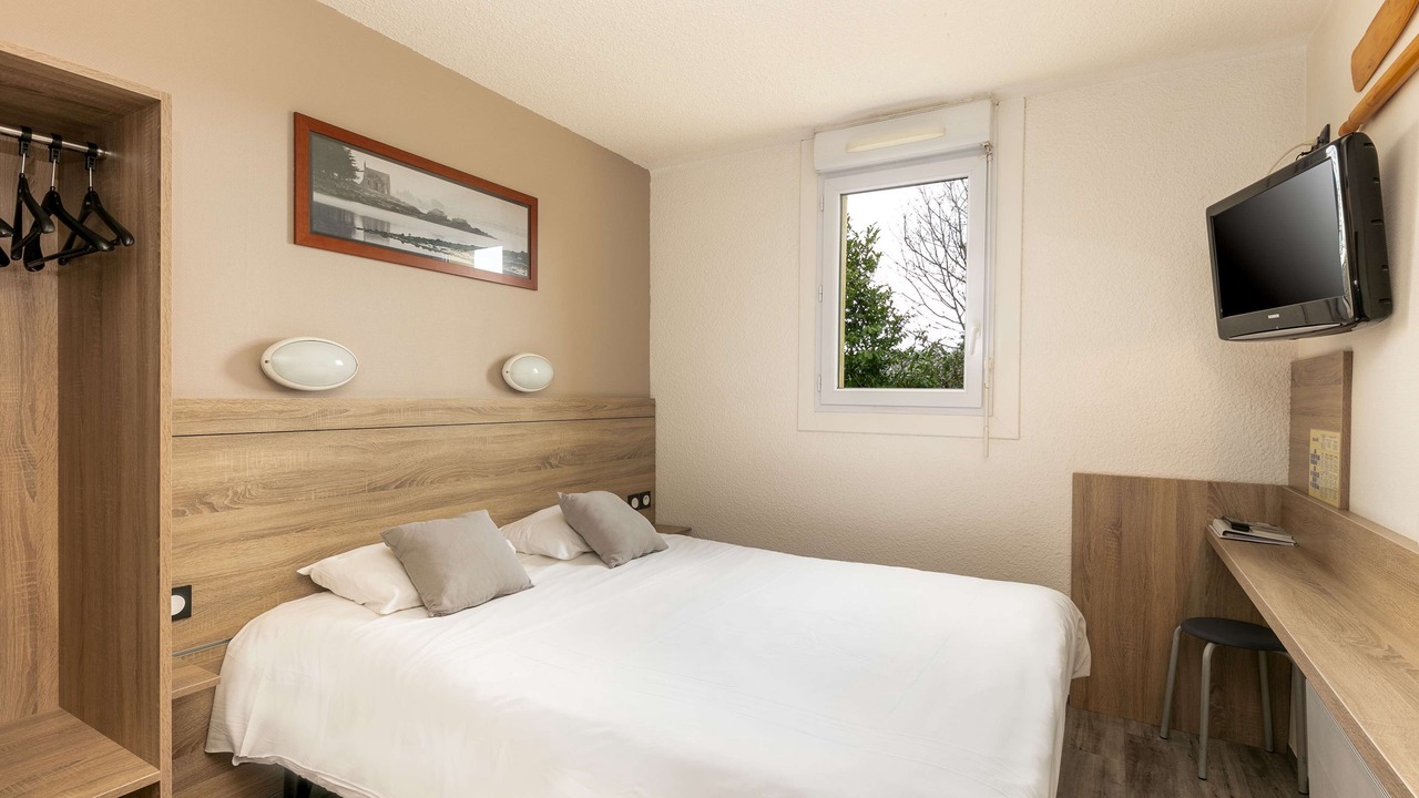 Photo of Bedroom in Plougastel-Daoulas