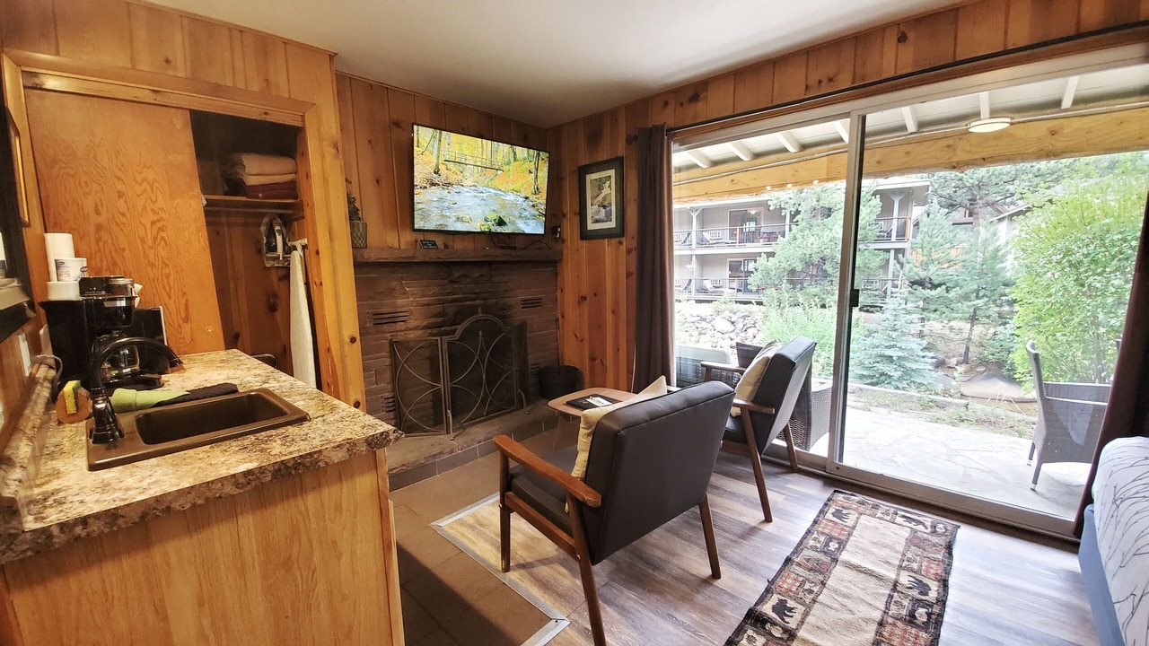 Photo of Livingroom in Estes Park