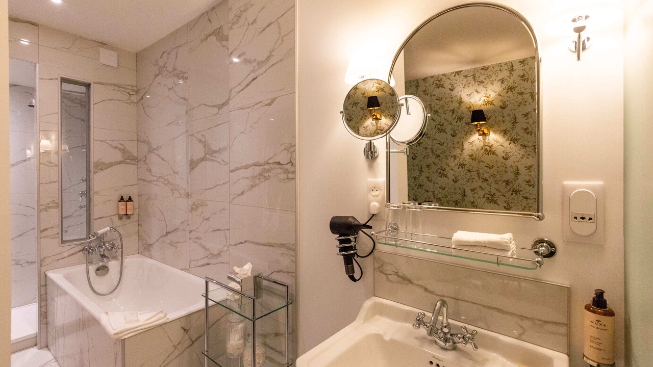 Photo of Bathroom in Quartier de la Folie-Mericourt