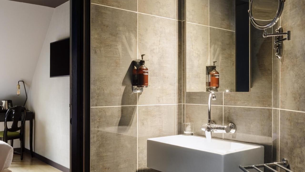 Photo of Bathroom in Quartier de la Folie-Mericourt