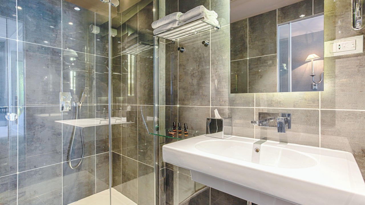 Photo of Bathroom in Quartier de la Folie-Mericourt