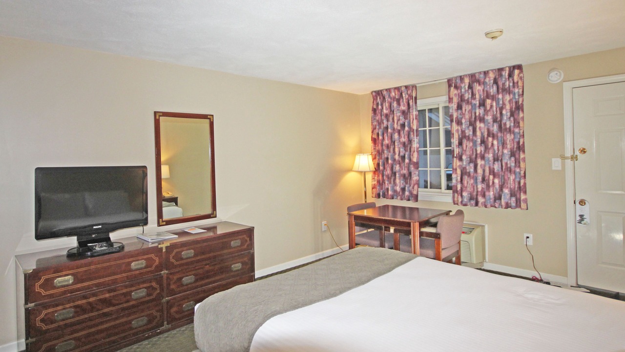 Photo of Bedroom in Salem