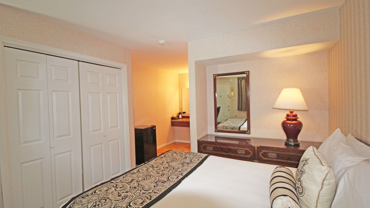 Photo of Bedroom in Salem