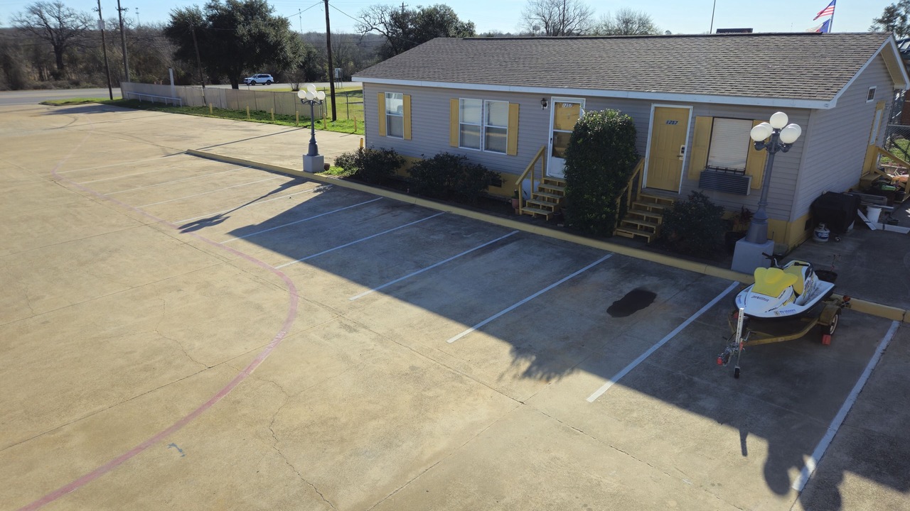 Photo of Others in Hearne