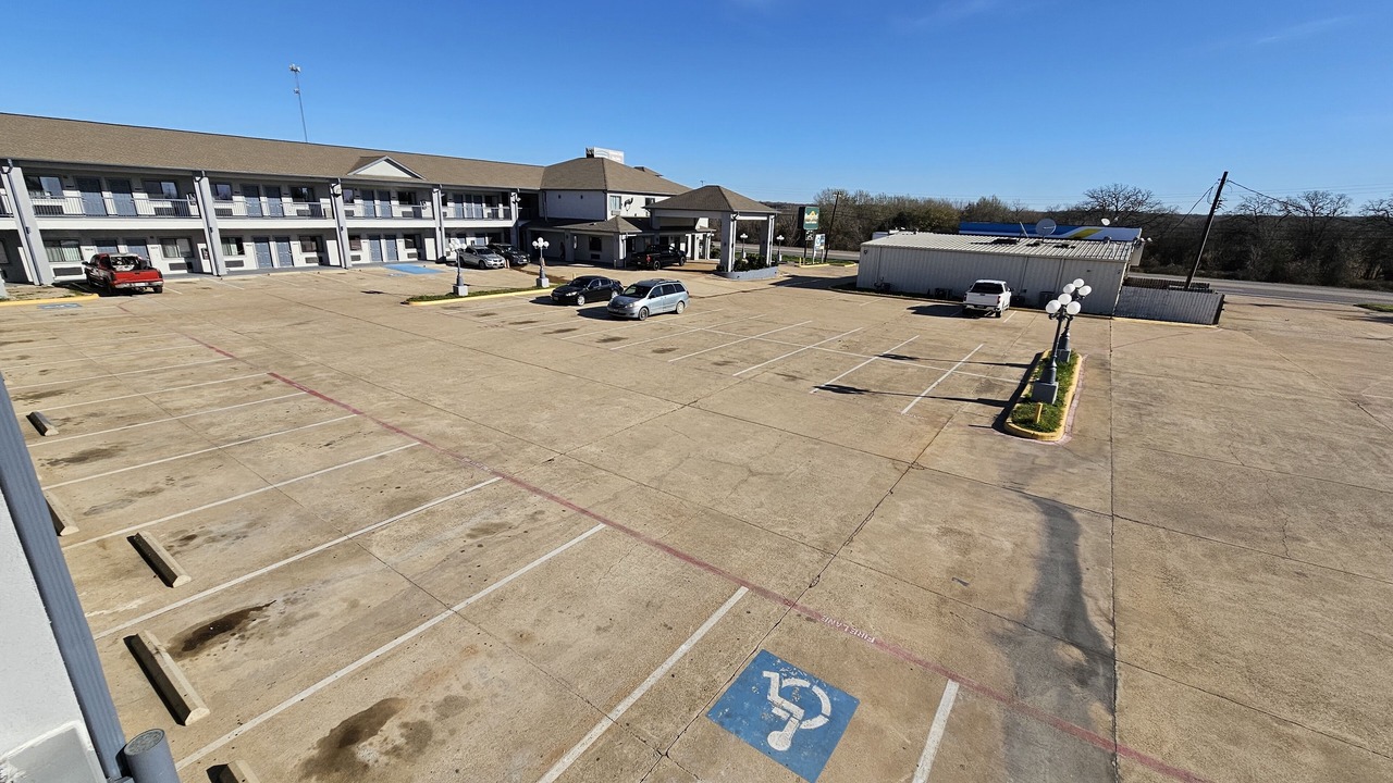 Photo of Others in Hearne