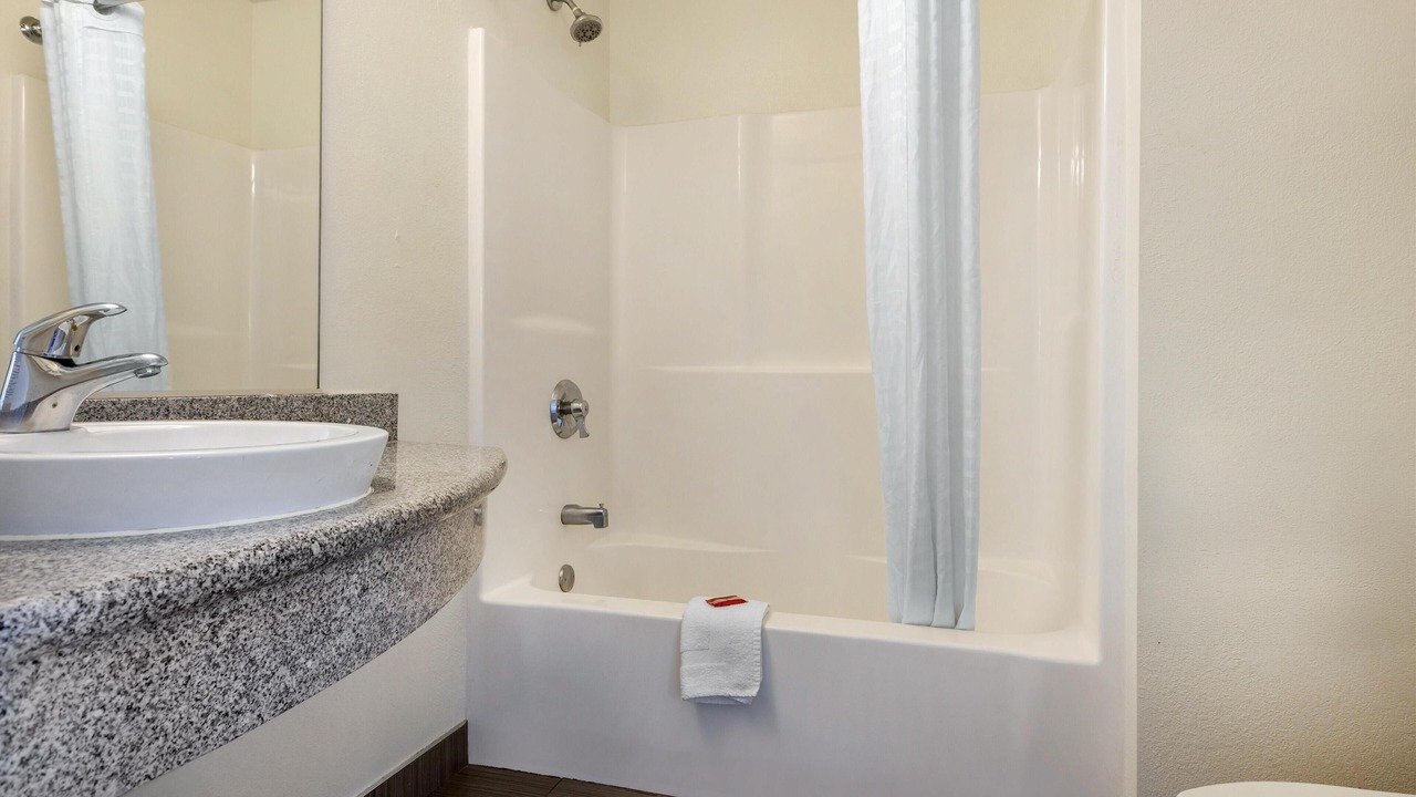 Photo of Bathroom in Niagara Falls