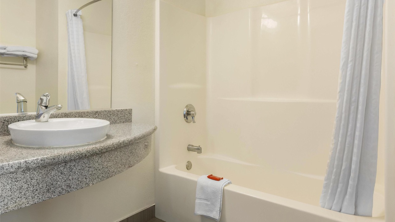 Photo of Bathroom in Niagara Falls