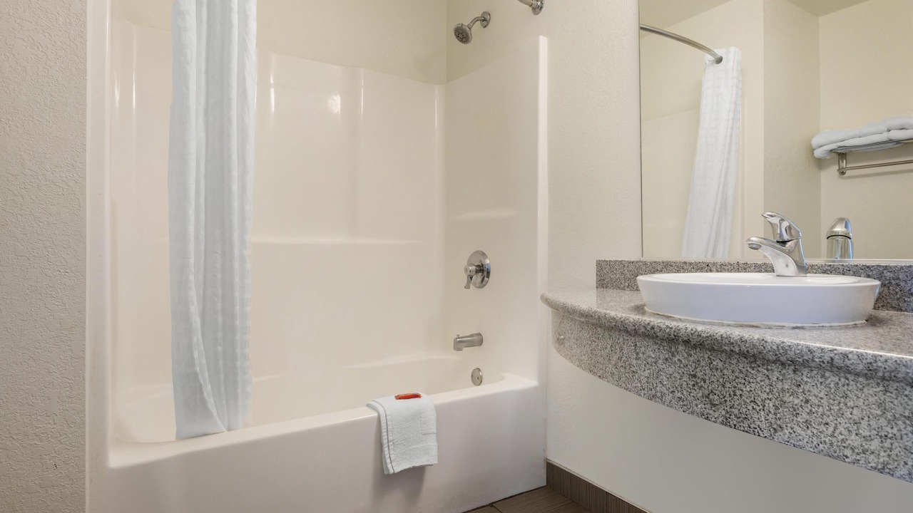 Photo of Bathroom in Niagara Falls