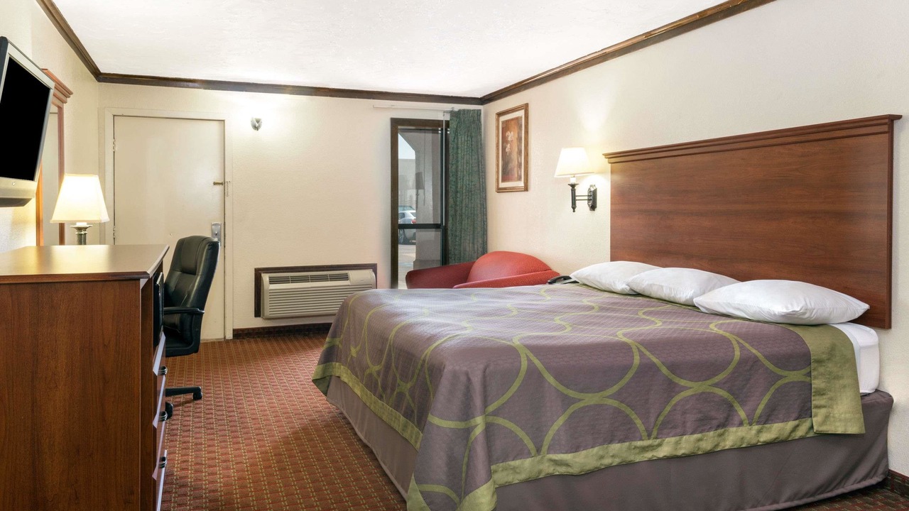 Photo of Bedroom in Enid