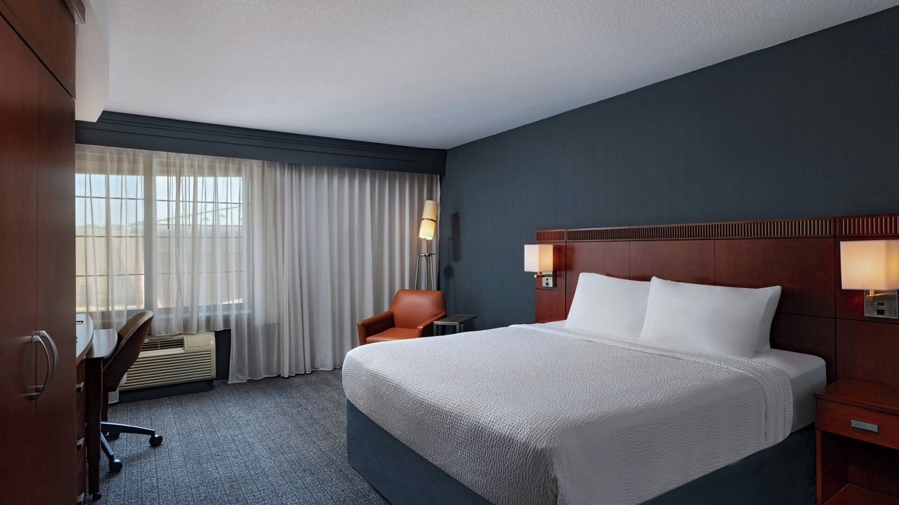 Photo of Bedroom in Aksarben - Elmwood Park
