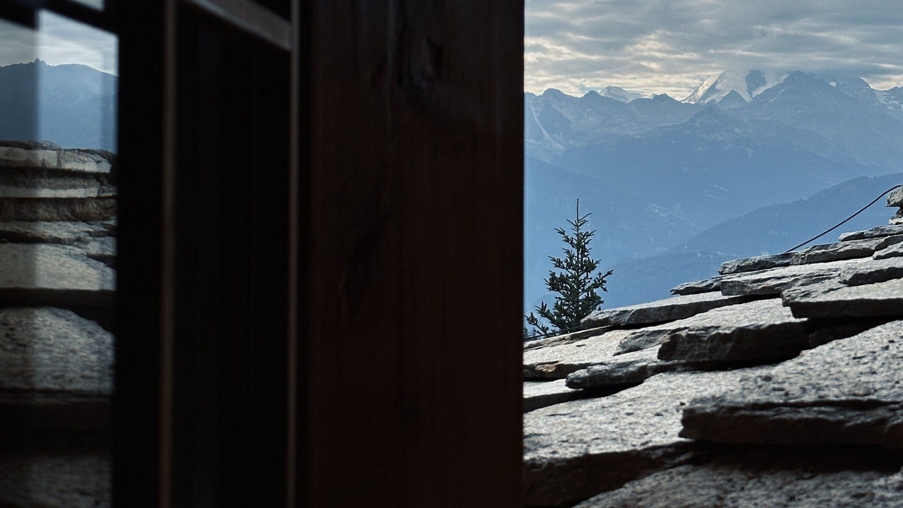 Photo of Outdoor in Lens