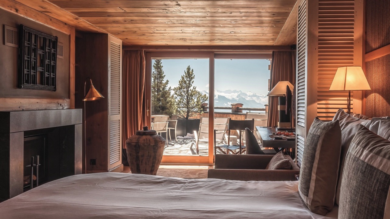Photo of Bedroom in Lens