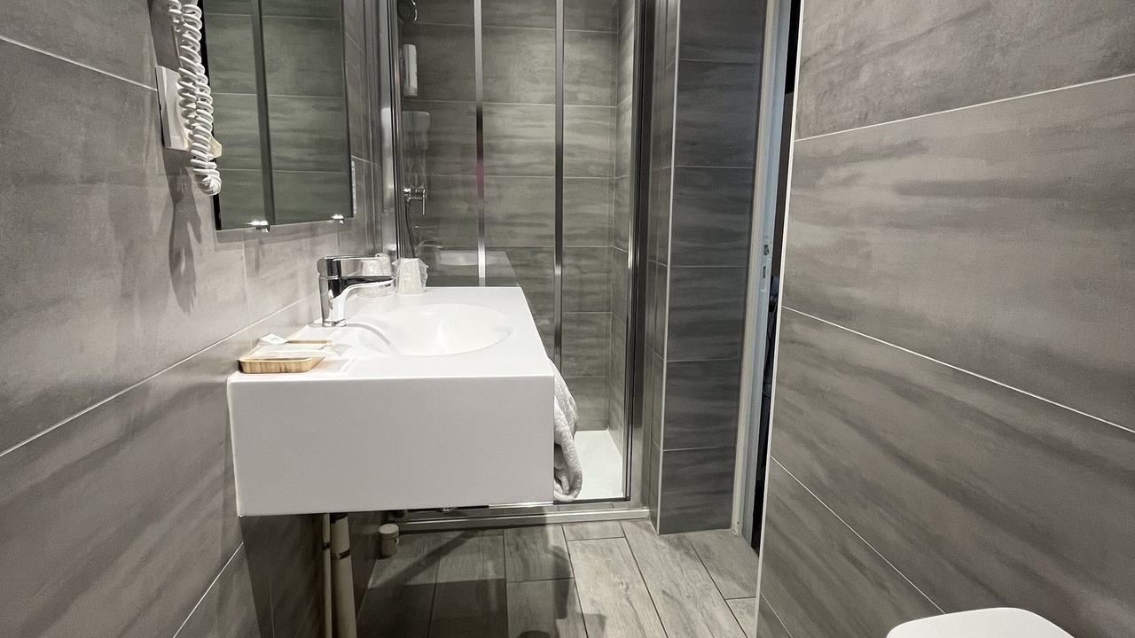 Photo of Bathroom in Troyes