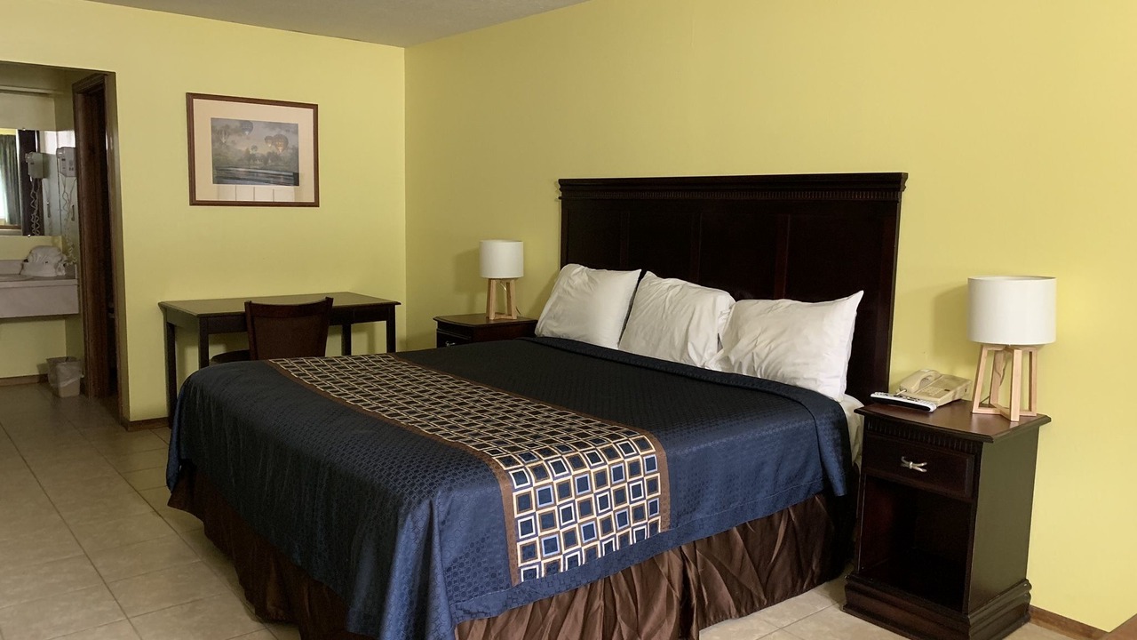Photo of Bedroom in Glenwood
