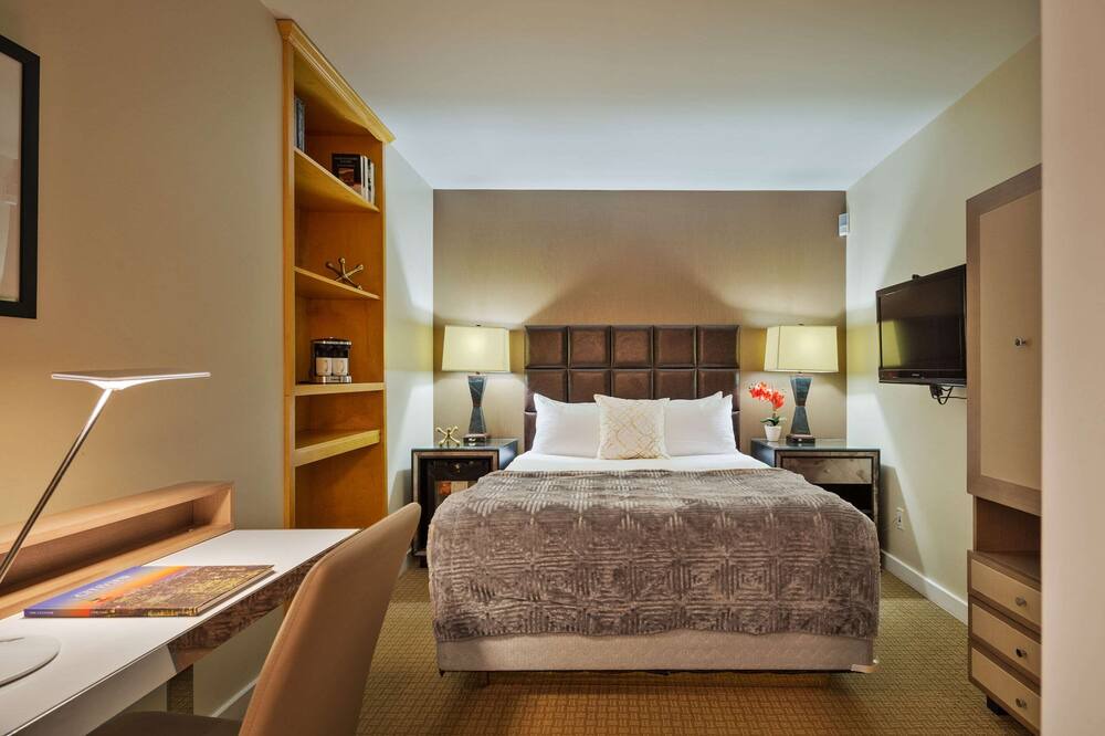 Photo of Bedroom in Sutton Place