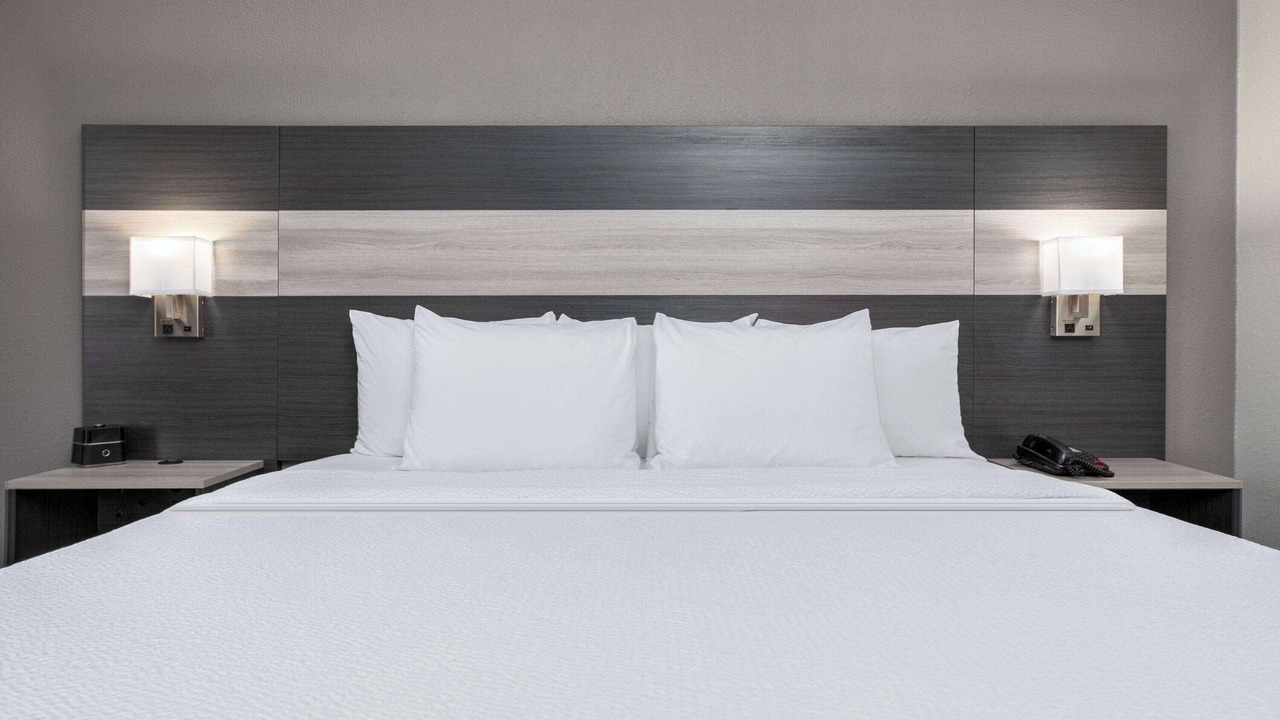 Photo of Bedroom in Allen