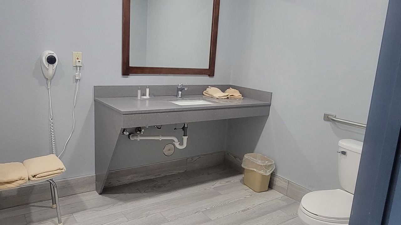 Photo of Bathroom in Nappanee