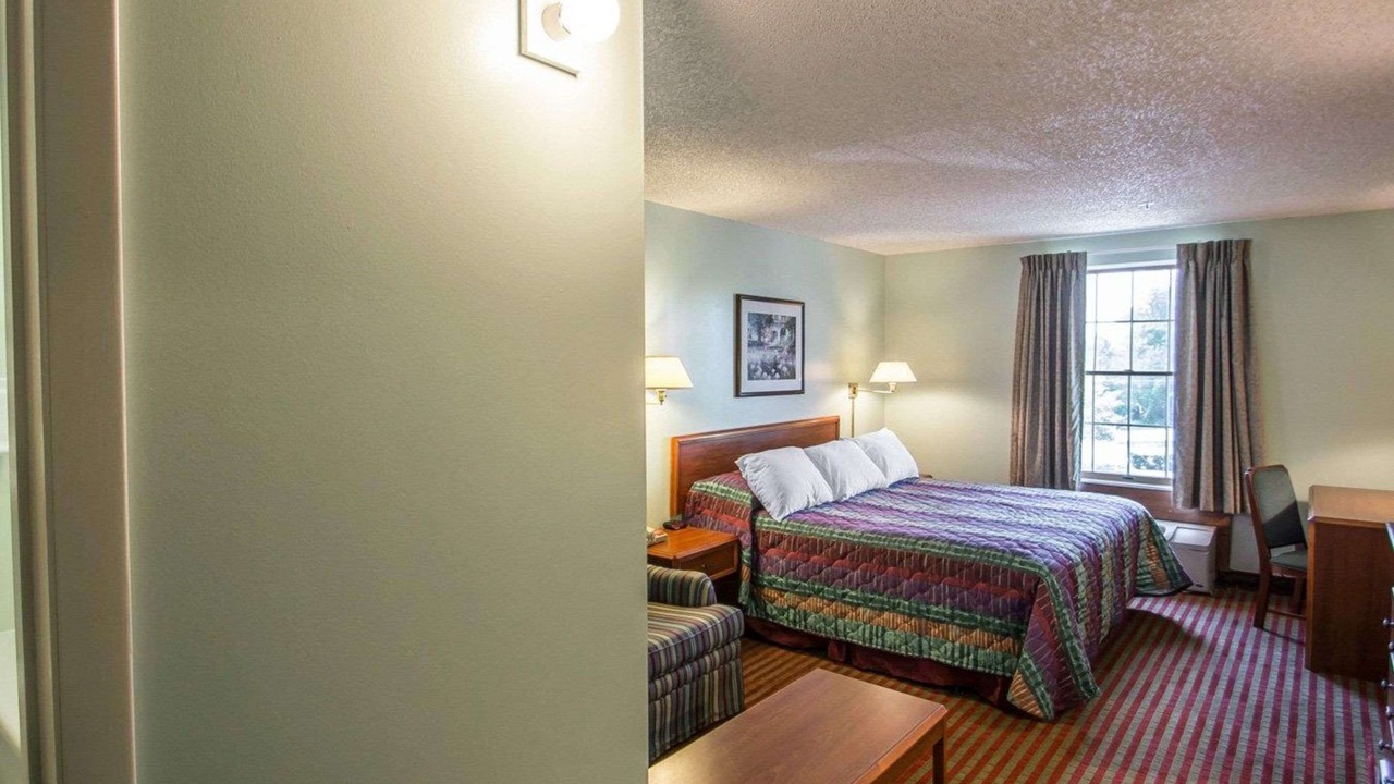 Photo of Bedroom in Lakeville