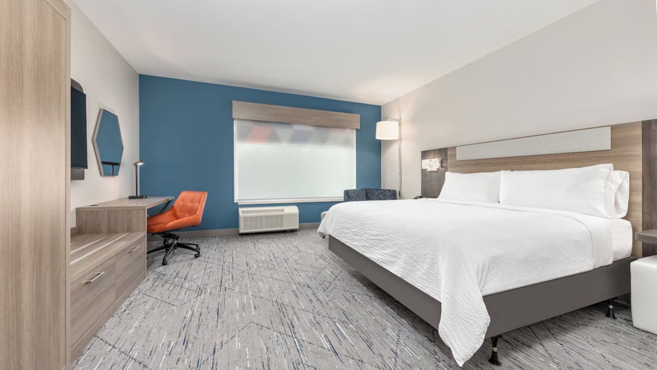 Photo of Bedroom in Beeville