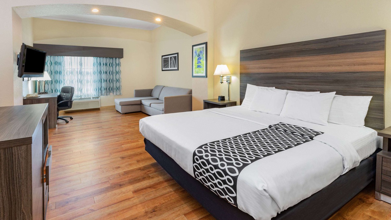 Photo of Bedroom in Garland