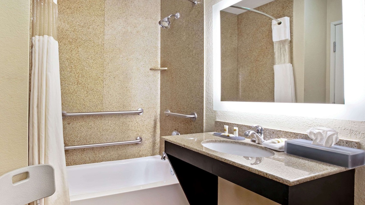 Photo of Bathroom in Garland
