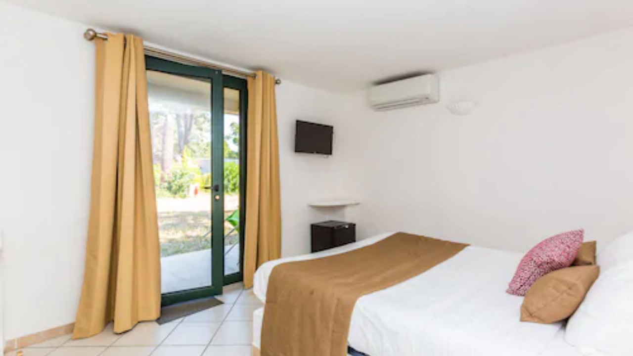 Photo of Bedroom in Pinarellu