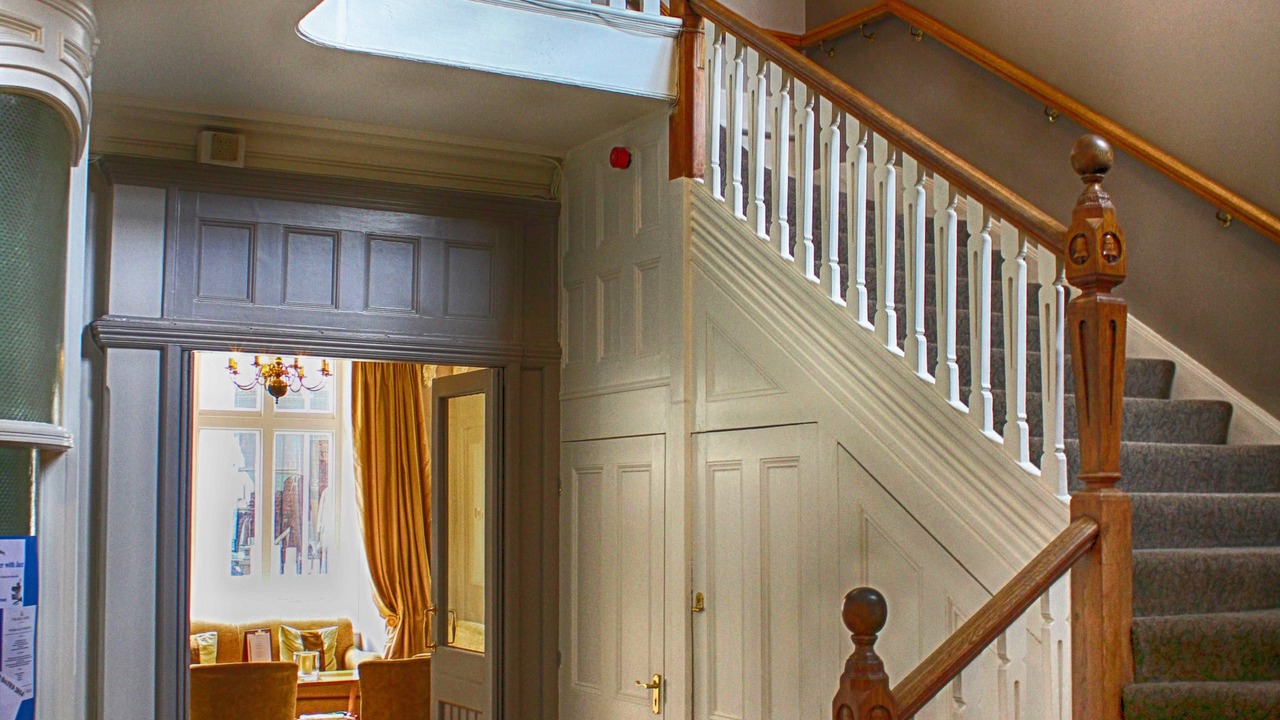 Photo of Others in Sandwich