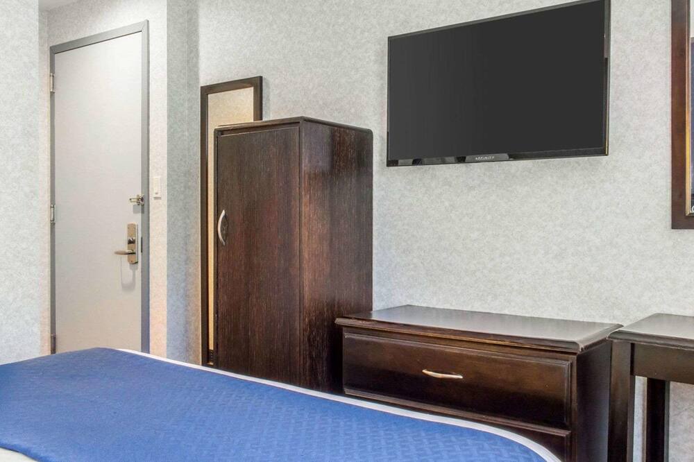 Photo of Bedroom in Queens