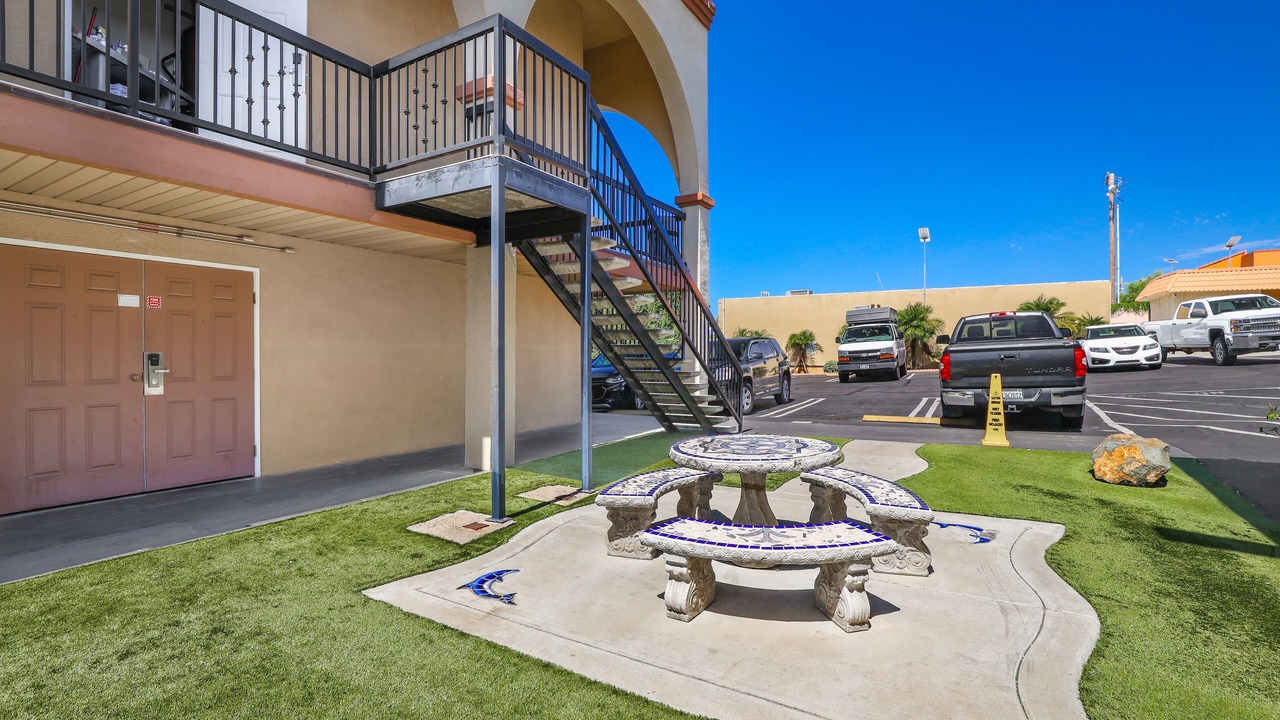 Photo of Outdoor in Kit Carson