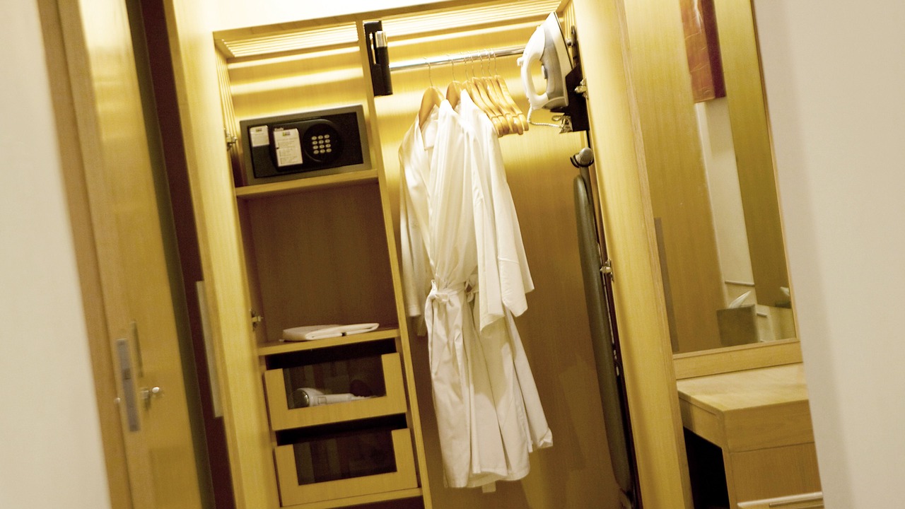 Photo of Bedroom in Kartika Plaza