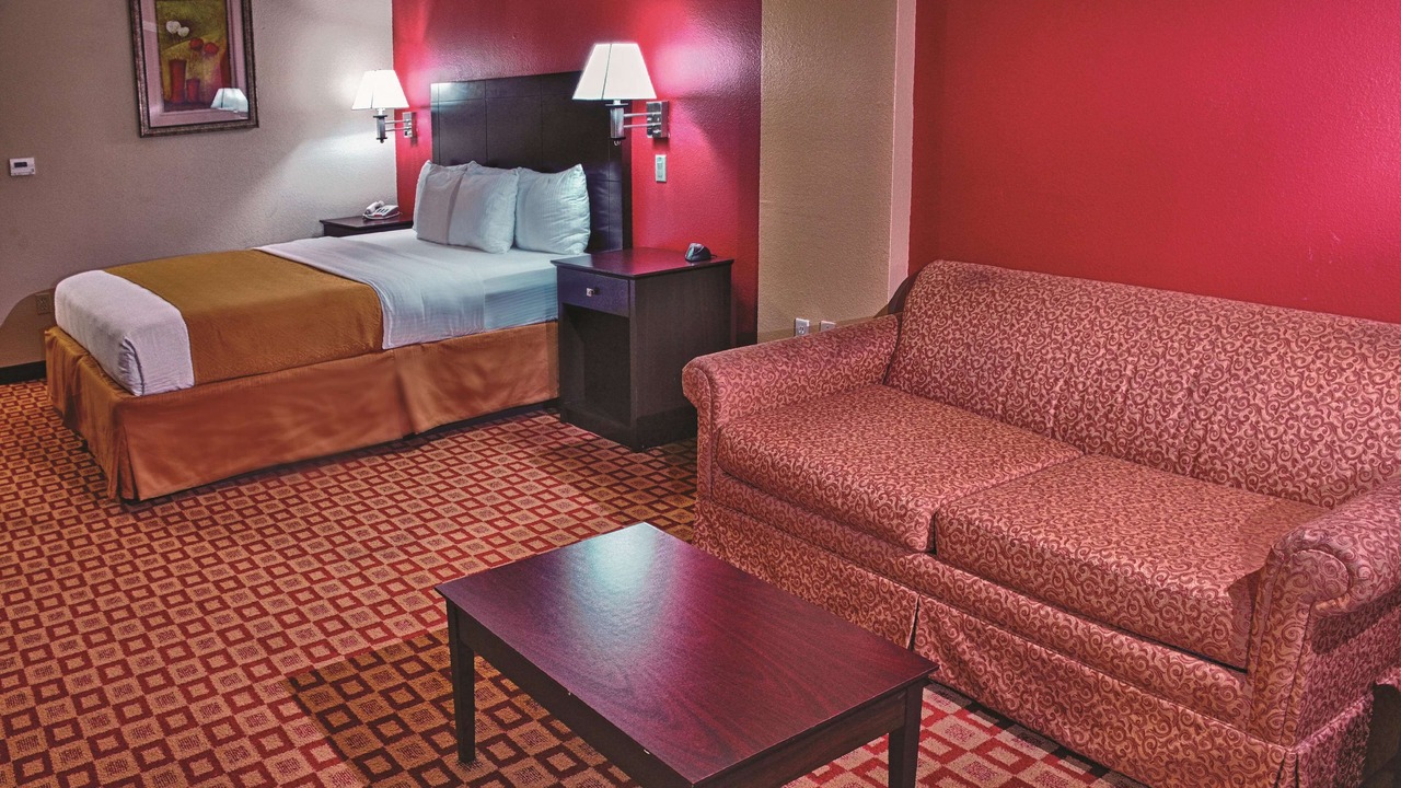 Photo of Bedroom in Alice