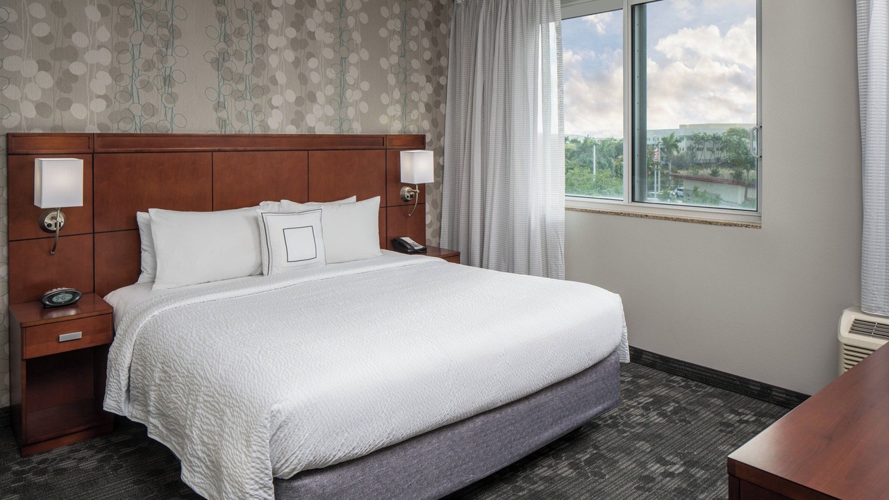 Photo of Bedroom in Ludlam