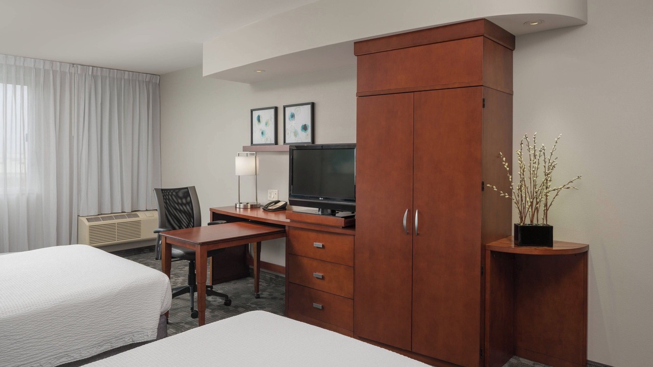 Photo of Bedroom in Ludlam