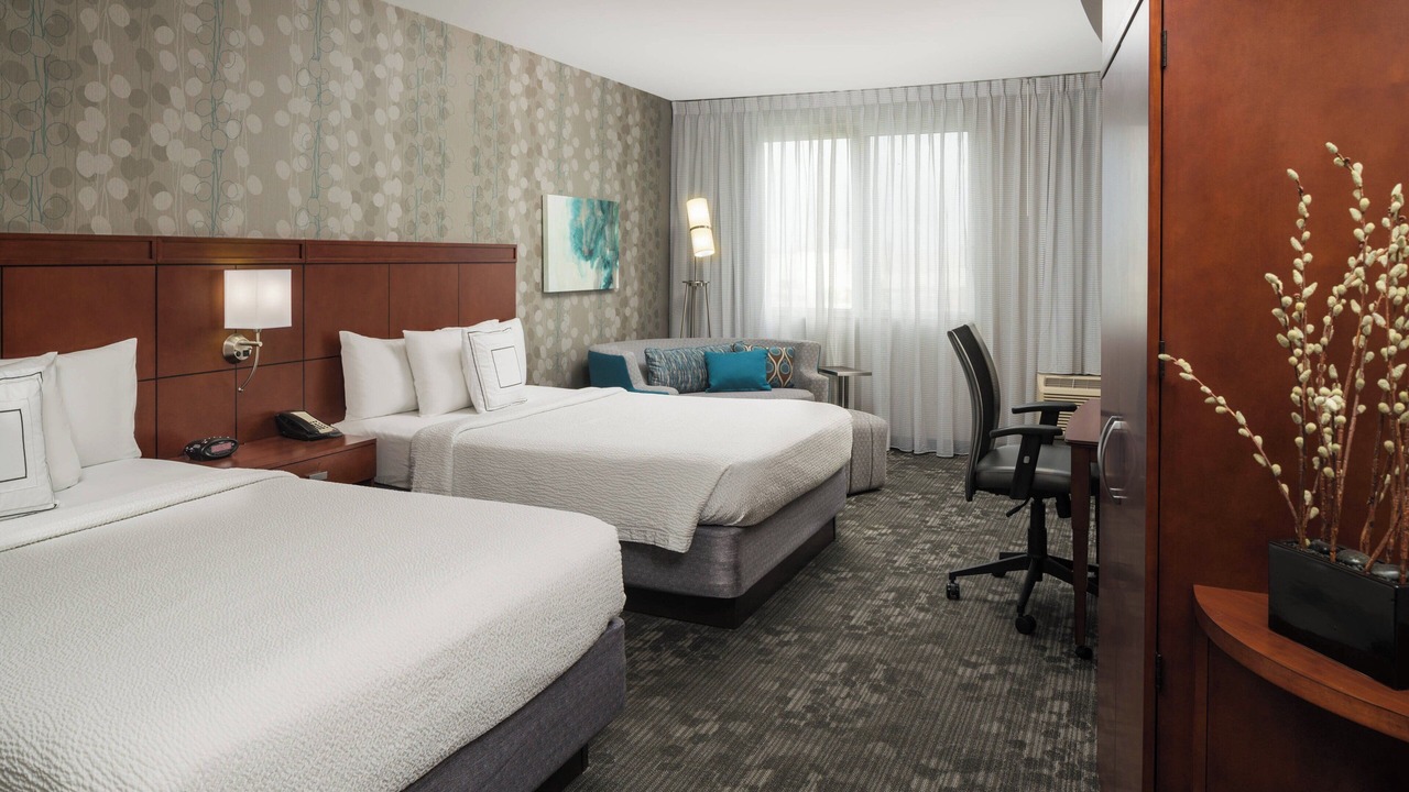 Photo of Bedroom in Ludlam