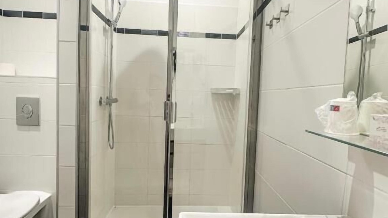 Photo of Bathroom in Sainte-Maxime City Centre
