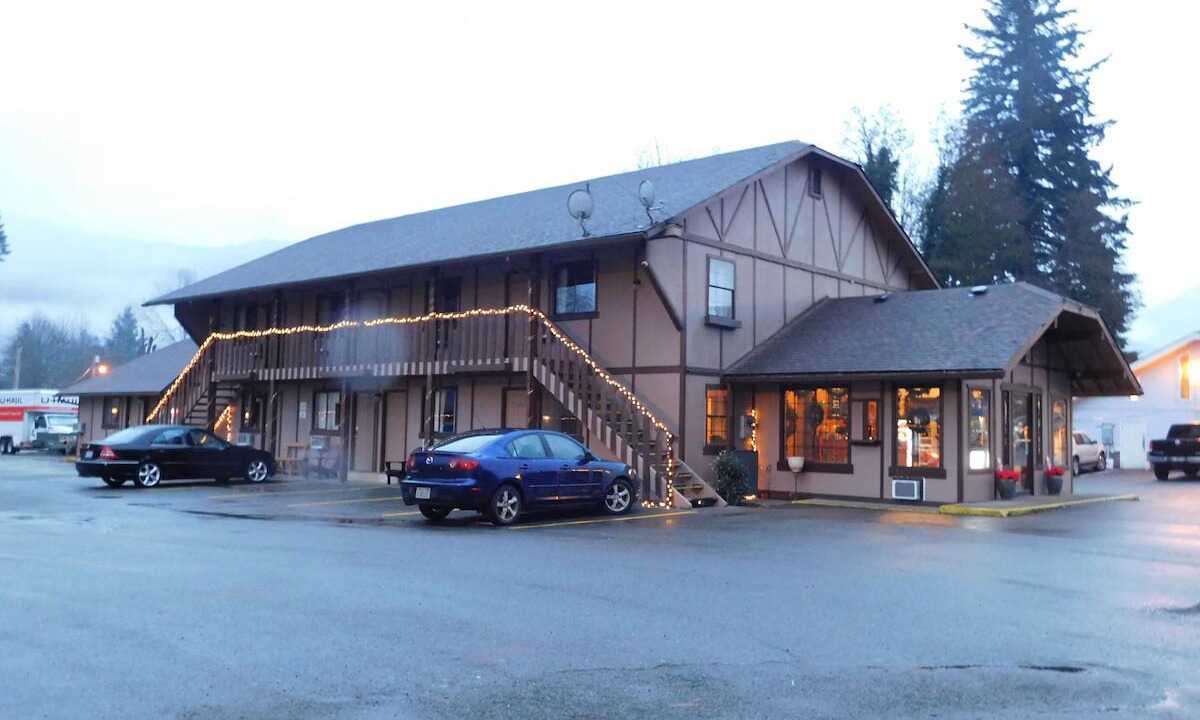 Photo of Others in Packwood