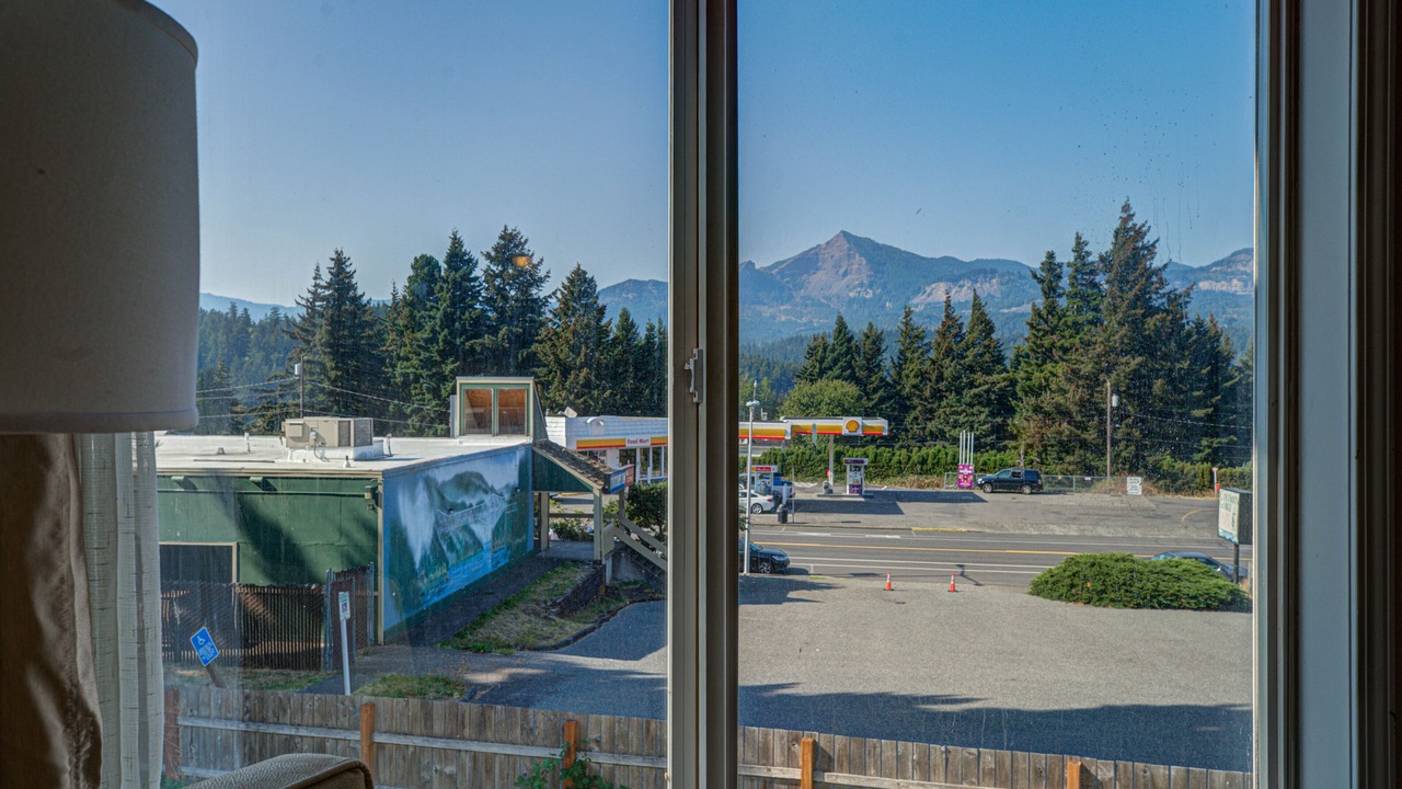 Photo of Bedroom in Cascade Locks