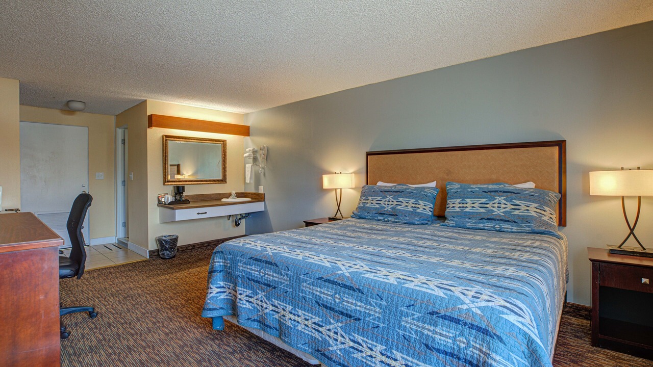 Photo of Bedroom in Cascade Locks