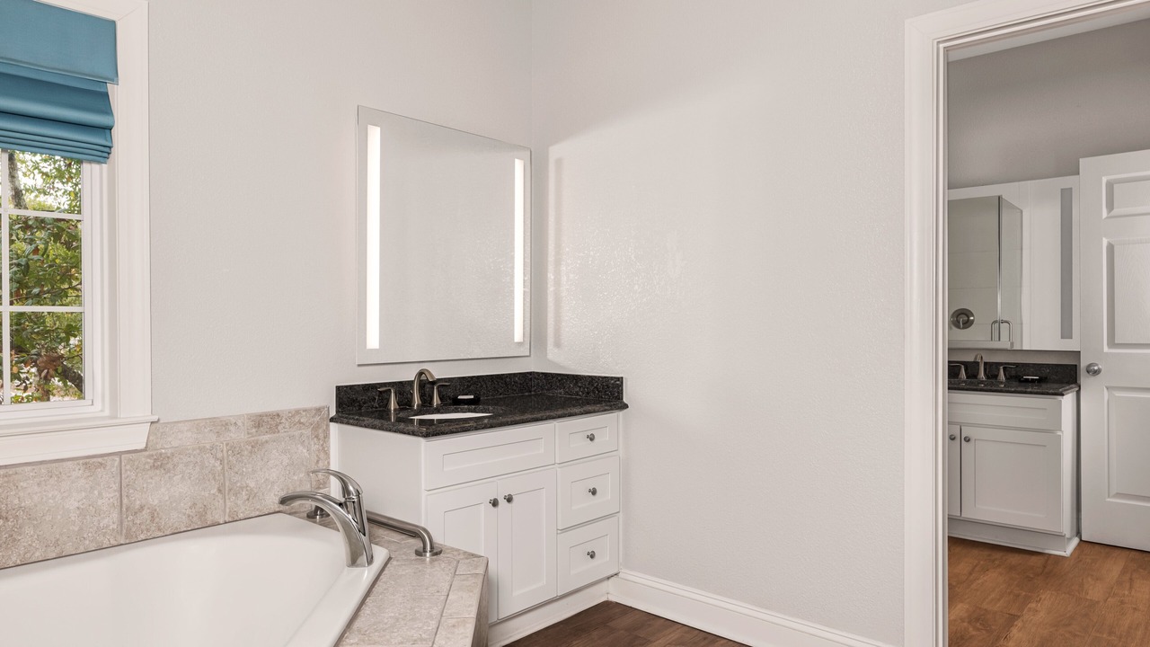 Photo of Bathroom in Ocean Drive