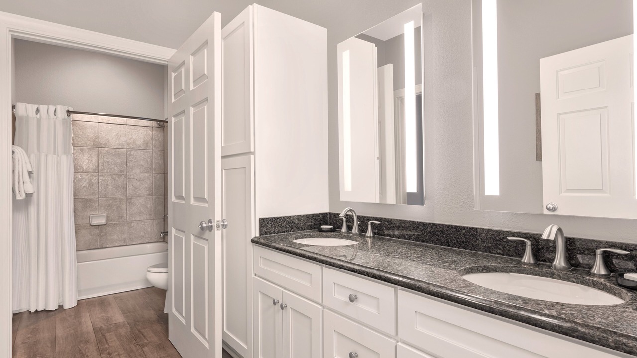 Photo of Bathroom in Ocean Drive
